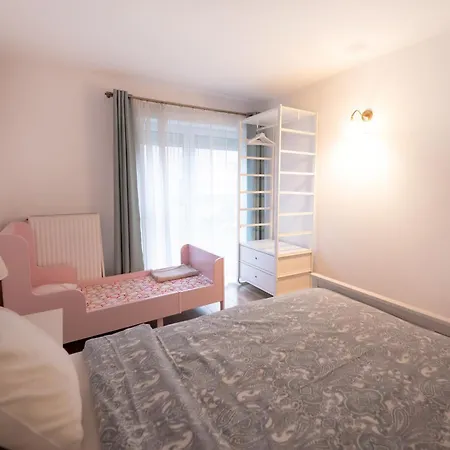 Apartment 4 Bedroom Ap *